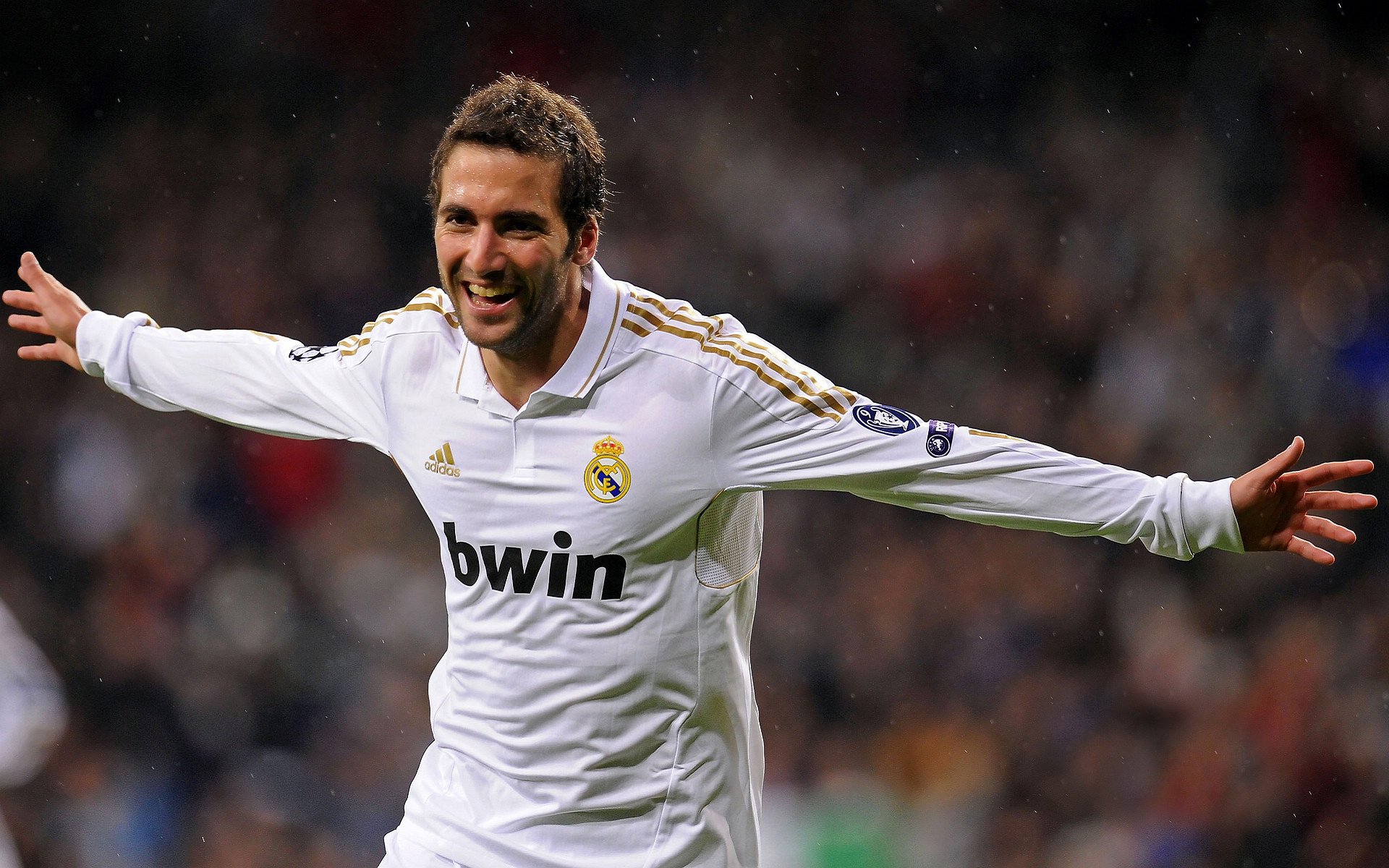 赛道奇迹，周冠宇关键制胜，索伯车队轻取红牛车队