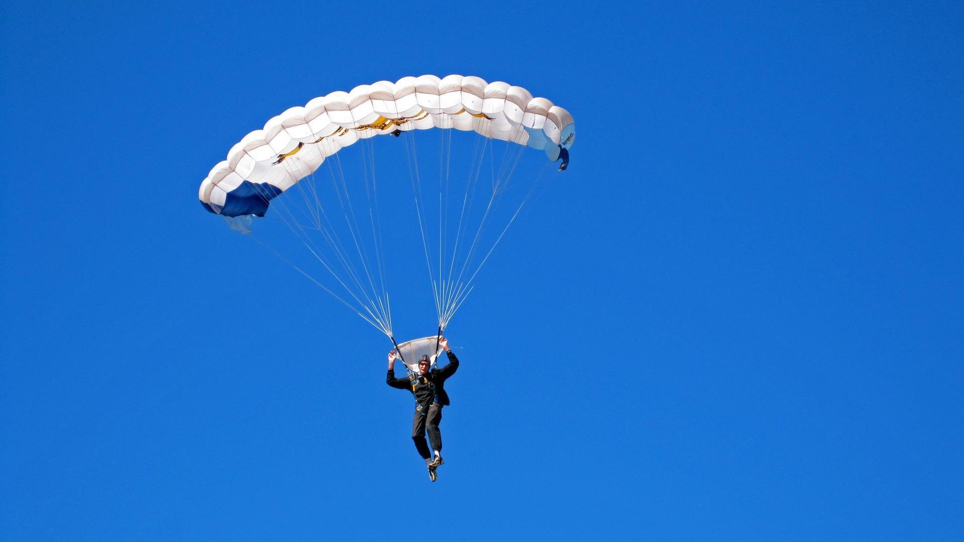 从拉沃尔杯绝境到年终之巅,梅德韦杰夫的火热状态如何改写网坛叙事